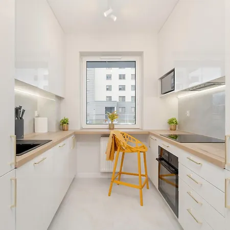 Bright With Spacious Balcony And Air Conditioning By Renters Rzeszów