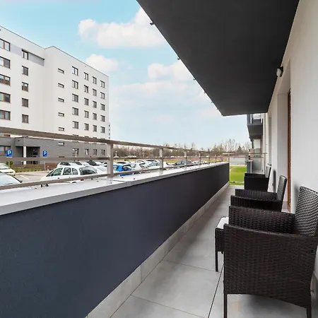 Bright With Spacious Balcony And Air Conditioning By Renters * ジェシュフ