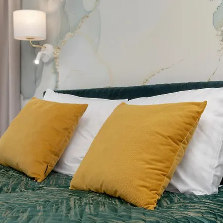 Bright With Spacious Balcony And Air Conditioning By Renters Lägenhet *